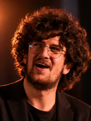 Étienne, comédien·ne d'Impro Comedy Show